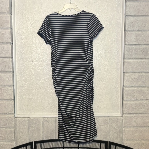 Isabel maternity, blue and white striped short sleeved dress size medium - Picture 8 of 8